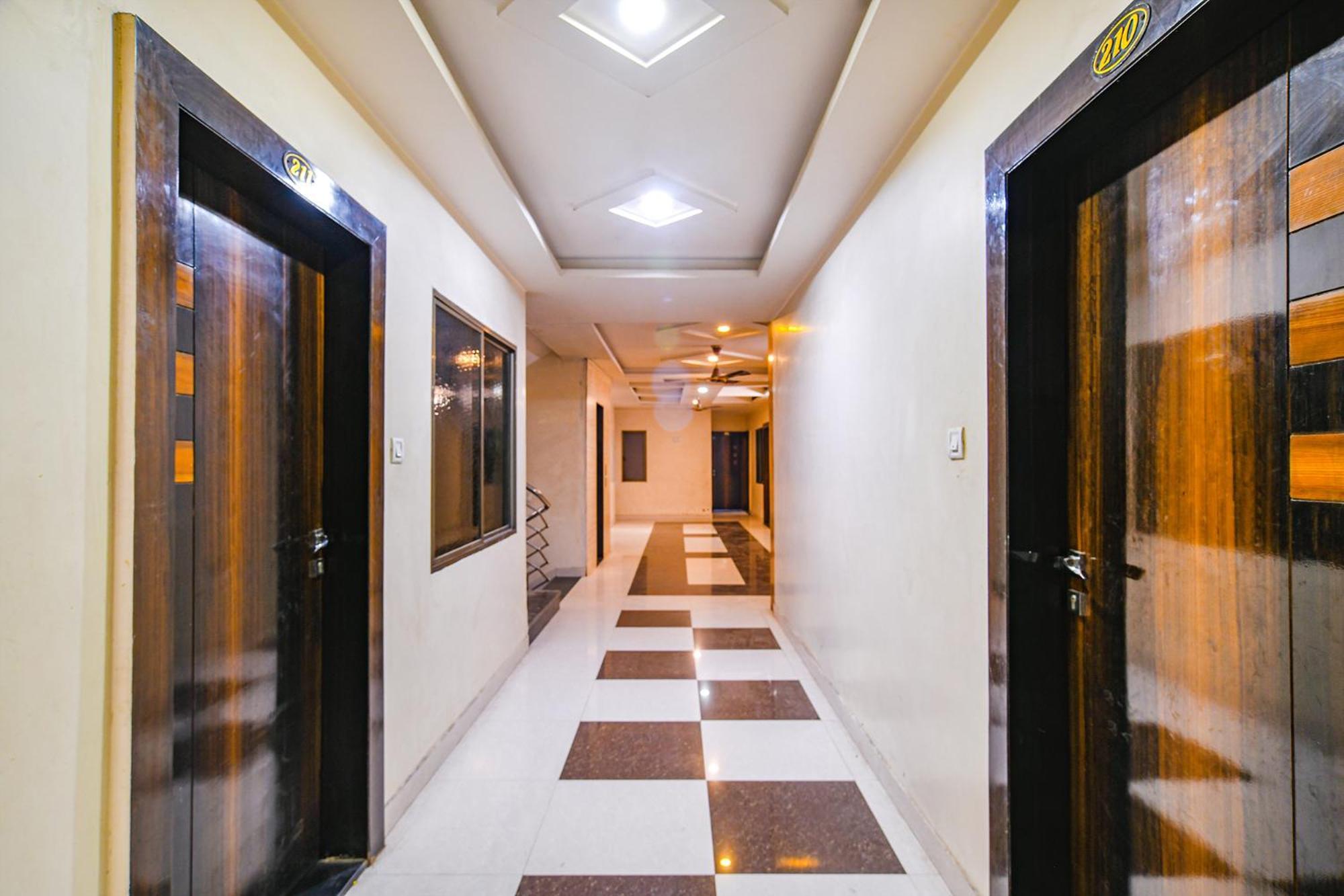 Fabhotel Shivam Palace- Near Mahakal Mandir 우자인 외부 사진