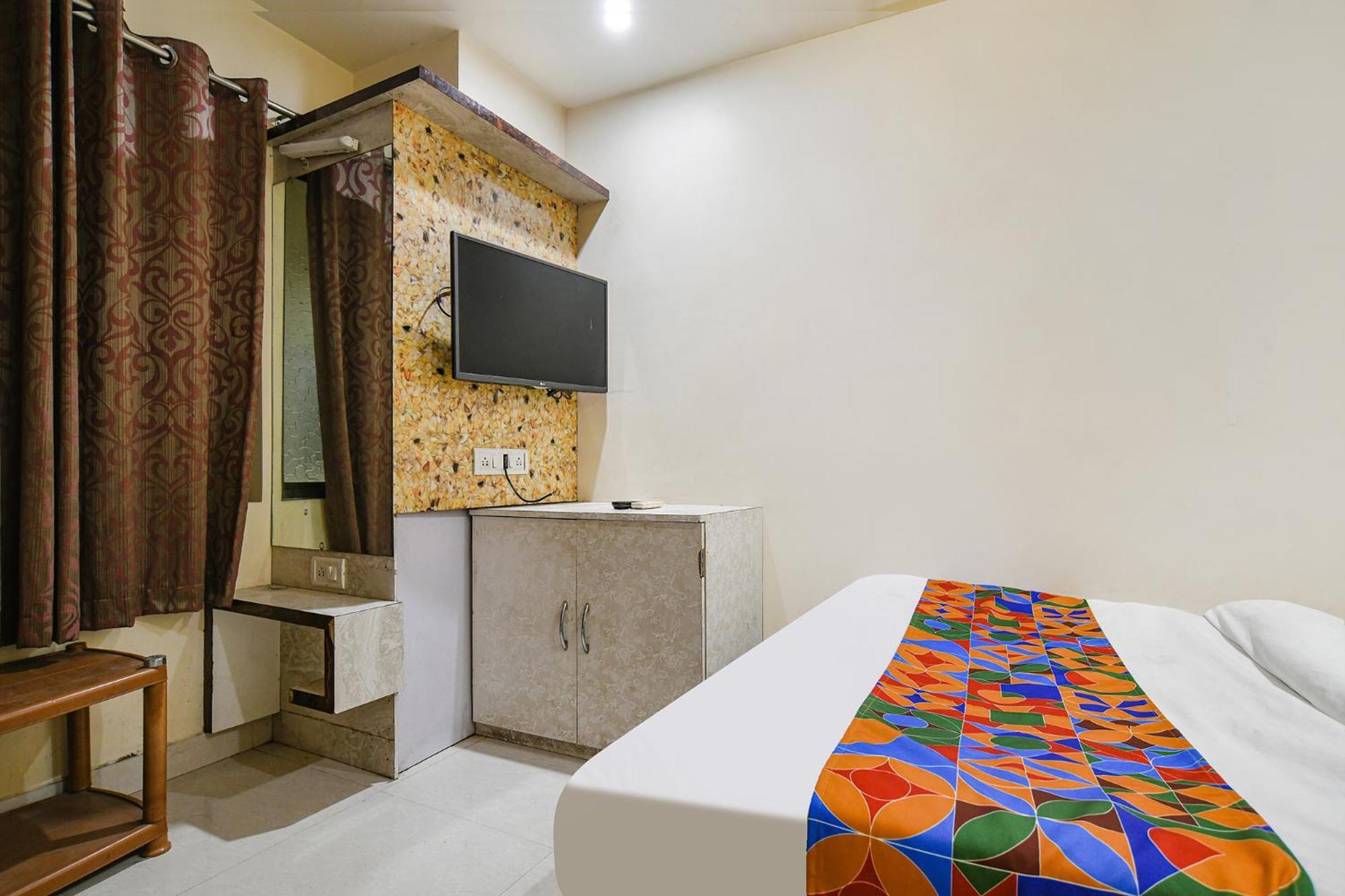 Fabhotel Shivam Palace- Near Mahakal Mandir 우자인 외부 사진